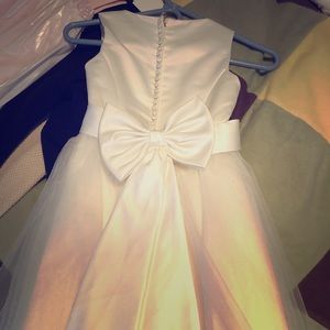 Girls size 8 flower girl dress. Ivory. Never worn.
